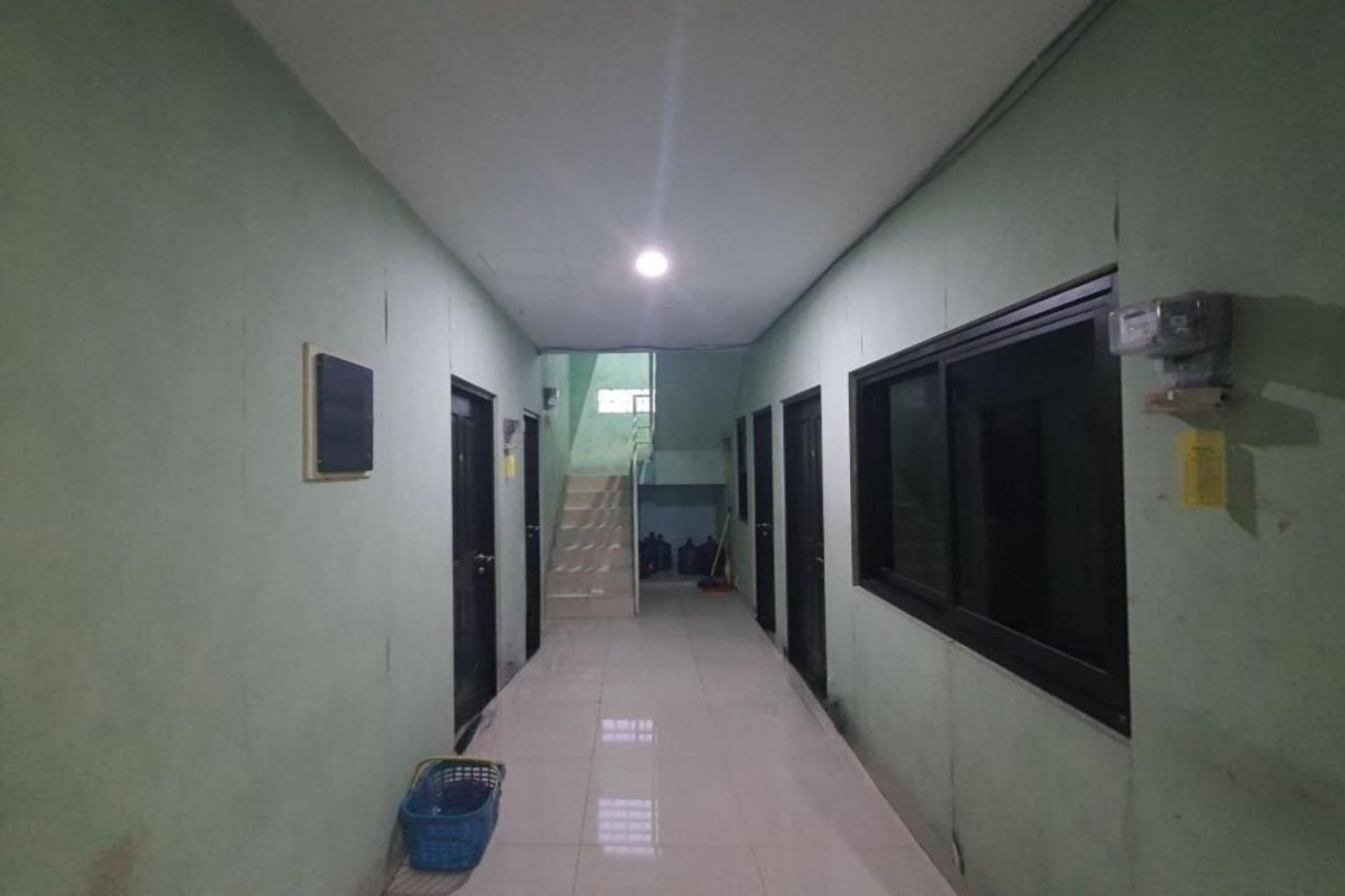 Oyo 93109 Garden Homestay 1 Tpr Сурабая Экстерьер фото