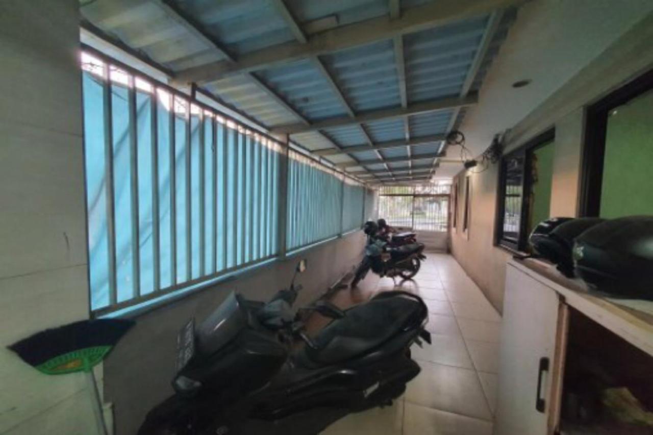 Oyo 93109 Garden Homestay 1 Tpr Сурабая Экстерьер фото