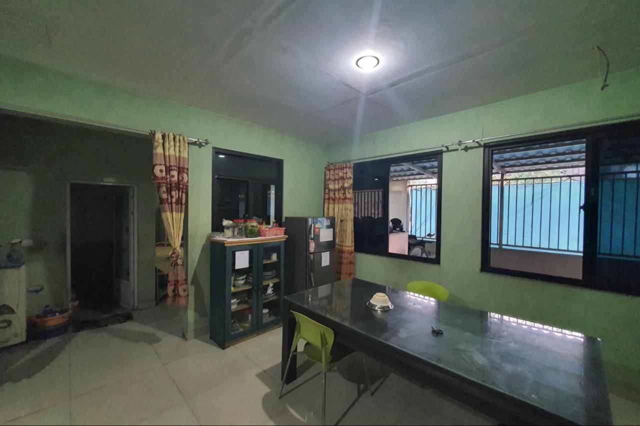 Oyo 93109 Garden Homestay 1 Tpr Сурабая Экстерьер фото