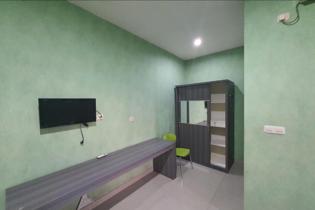 Oyo 93109 Garden Homestay 1 Tpr Сурабая Экстерьер фото