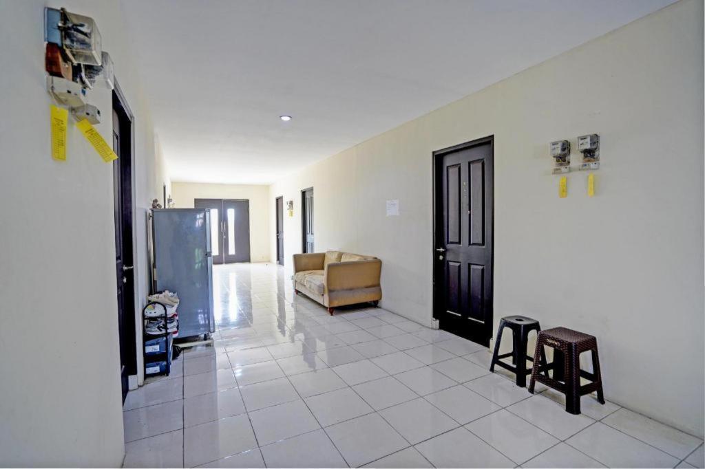 Oyo 93109 Garden Homestay 1 Tpr Сурабая Экстерьер фото