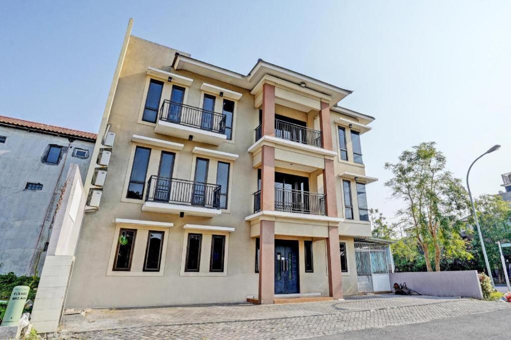 Oyo 93109 Garden Homestay 1 Tpr Сурабая Экстерьер фото